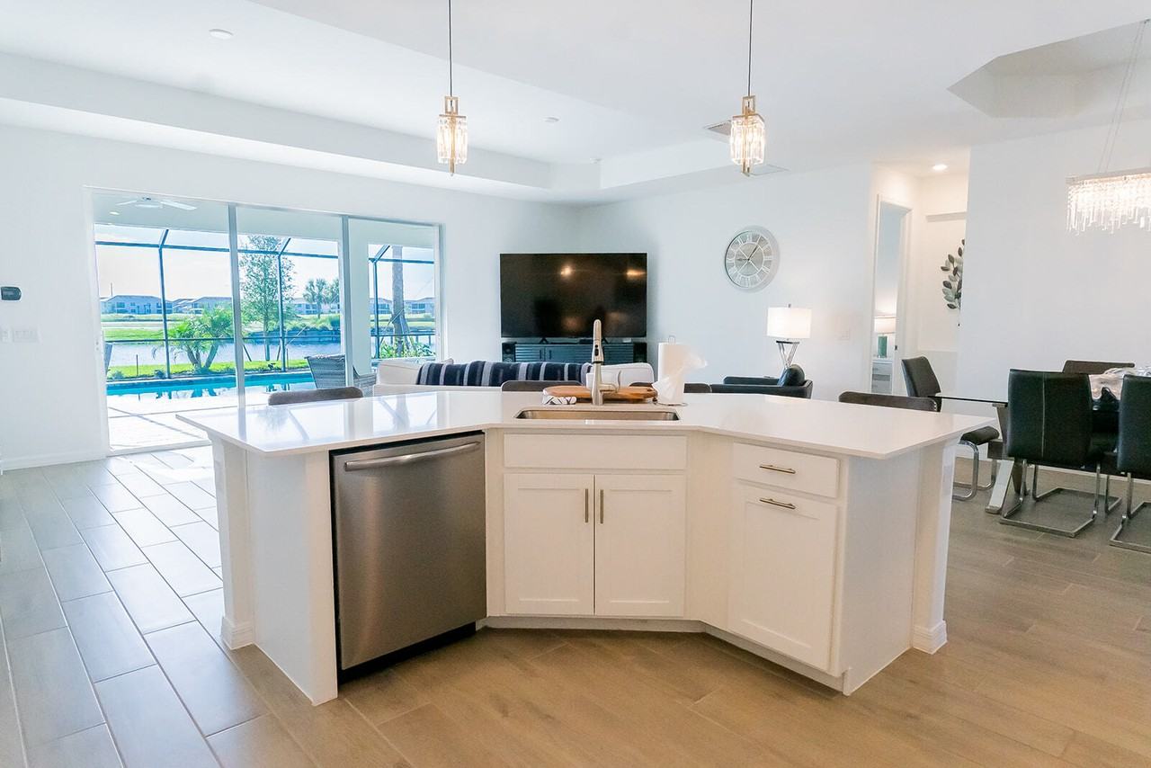 5538 Useppa Dr - Photo 3 of 50