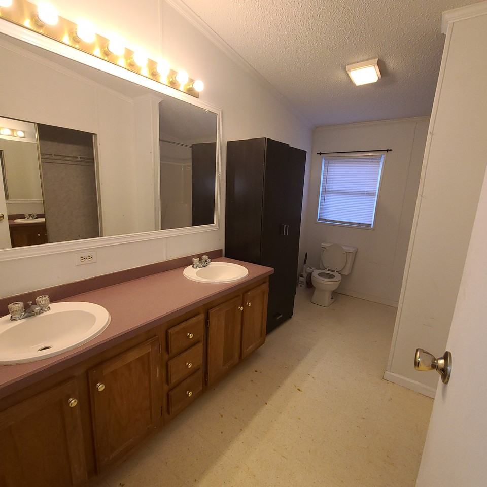 3238 Helton St - Photo 7 of 11