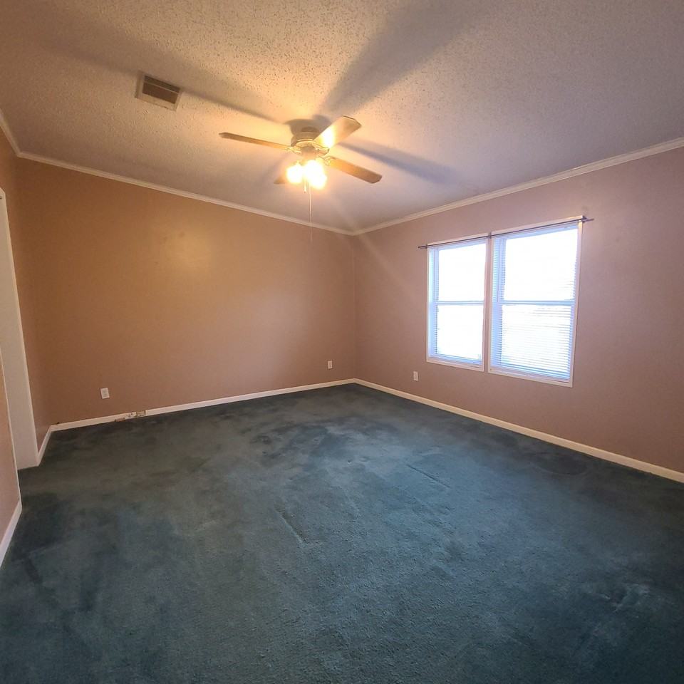 3238 Helton St - Photo 7 of 11