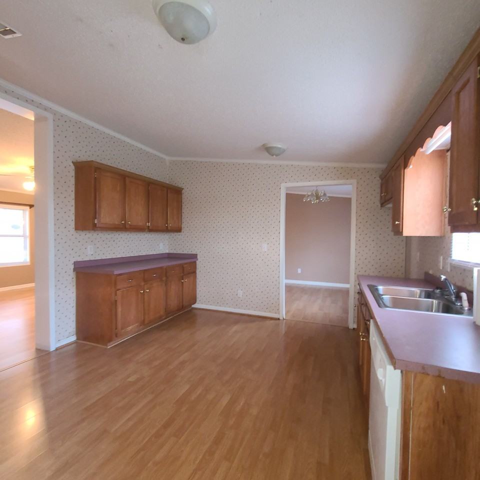 3238 Helton St - Photo 5 of 11