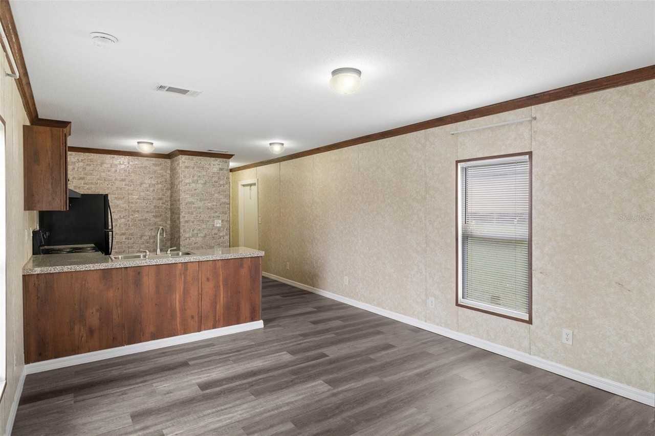 6348 Hartness Dr - Photo 4 of 18