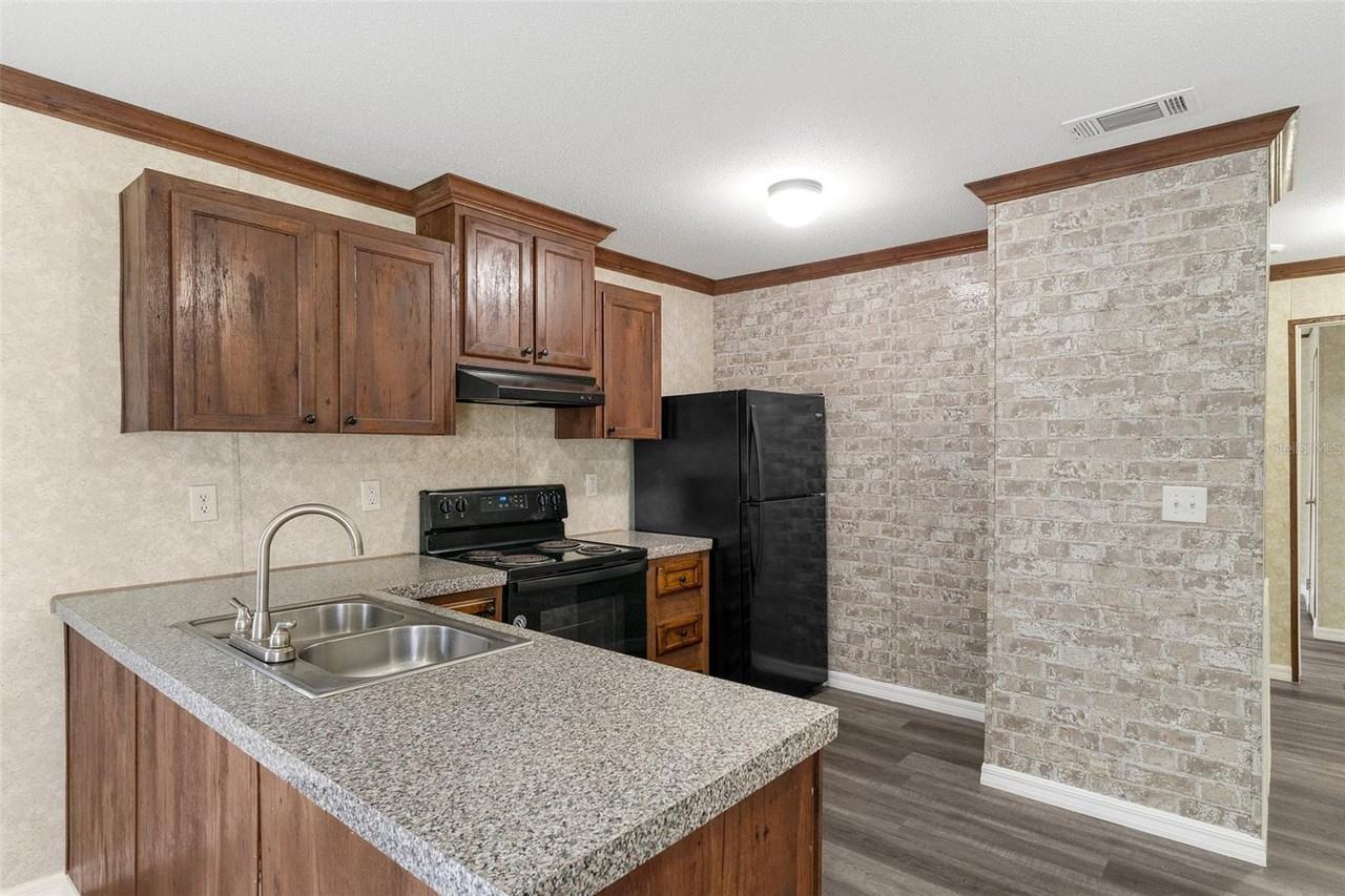 6348 Hartness Dr - Photo 7 of 18