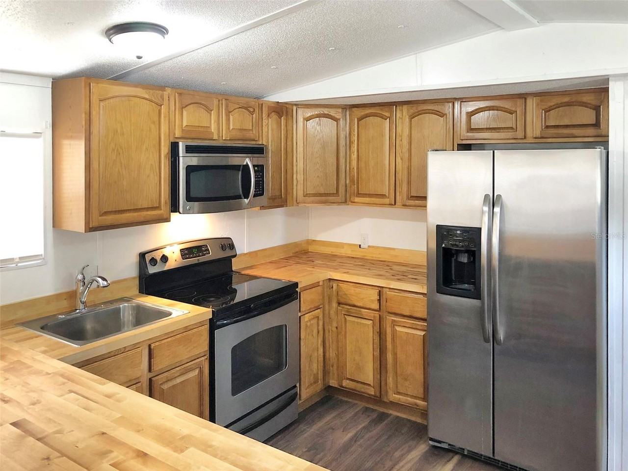 6352 Hartness Dr - Photo 5 of 16