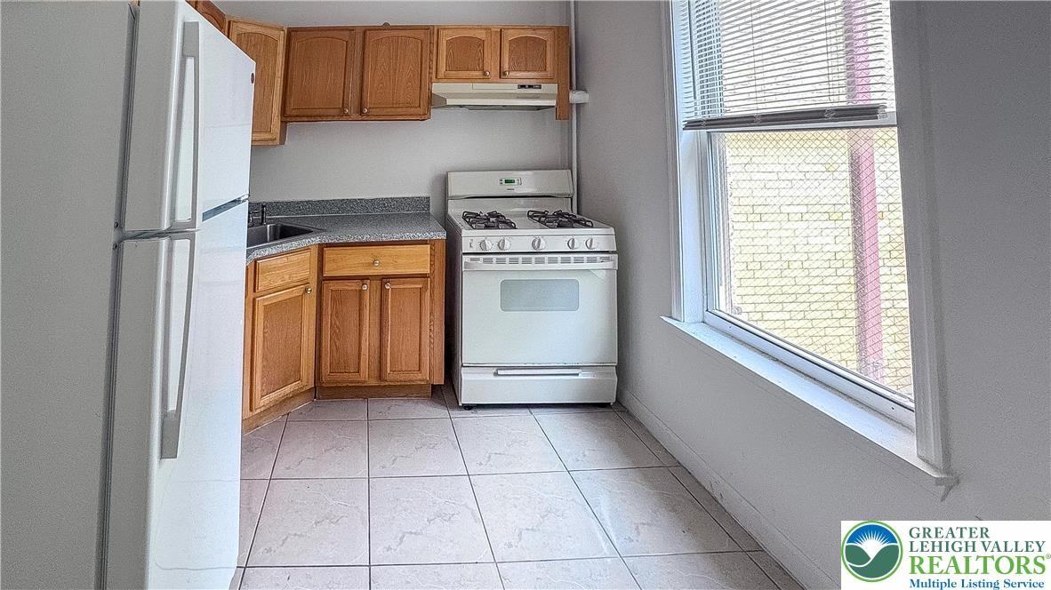 103 N 4th St ##1 - Photo 3 of 10