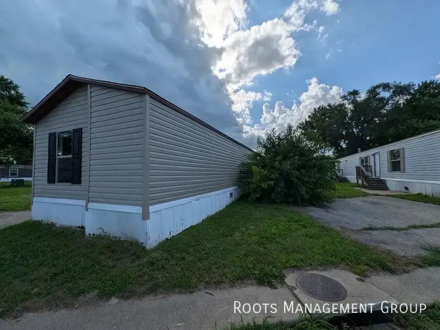 1853 Ne Burgess Ct #1853 - Photo 2 of 13