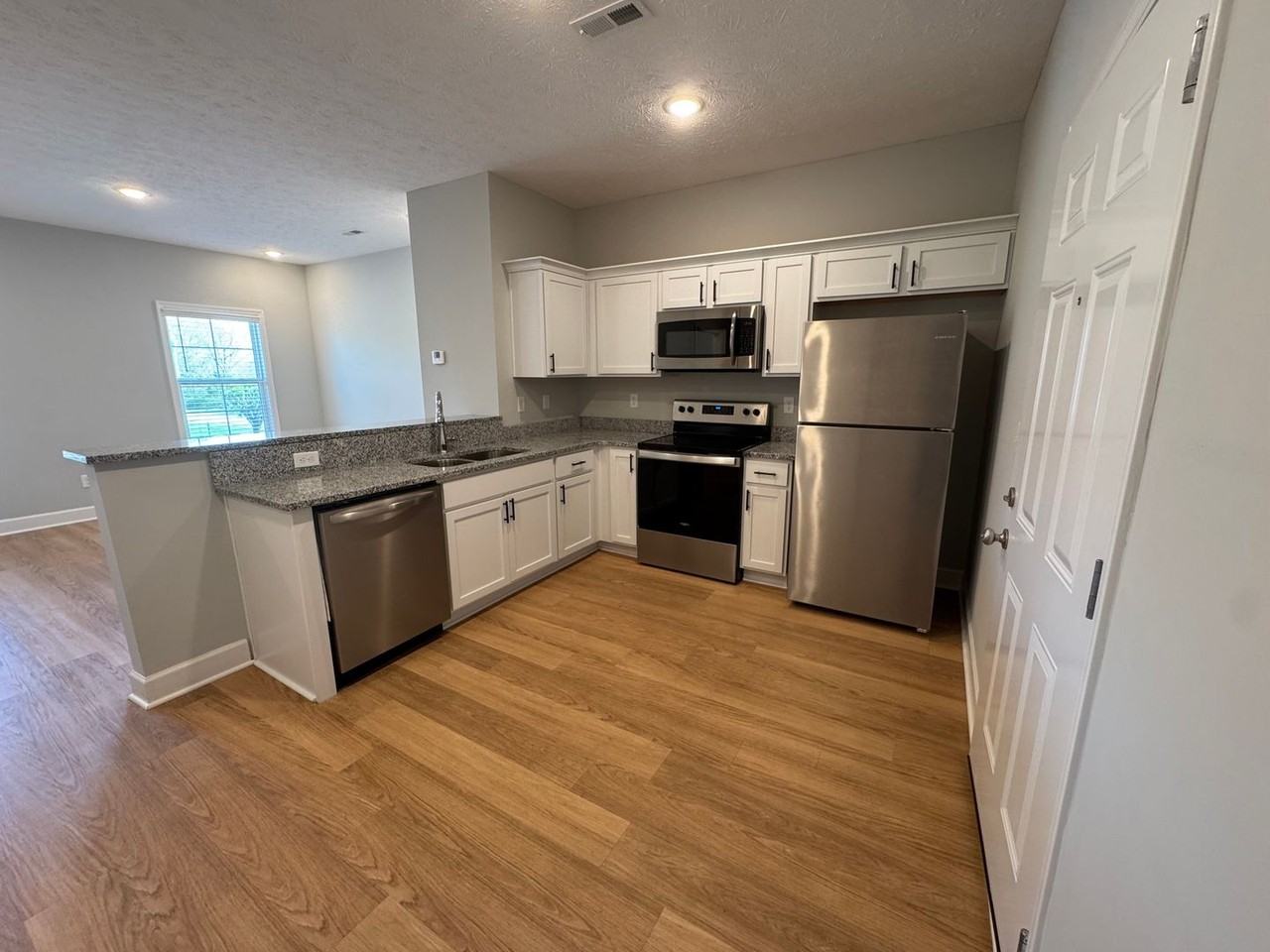 117 Owmby Way - Photo 2 of 10