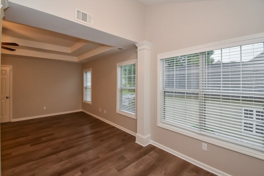 10038 Harmon Springs Dr - Photo 7 of 17