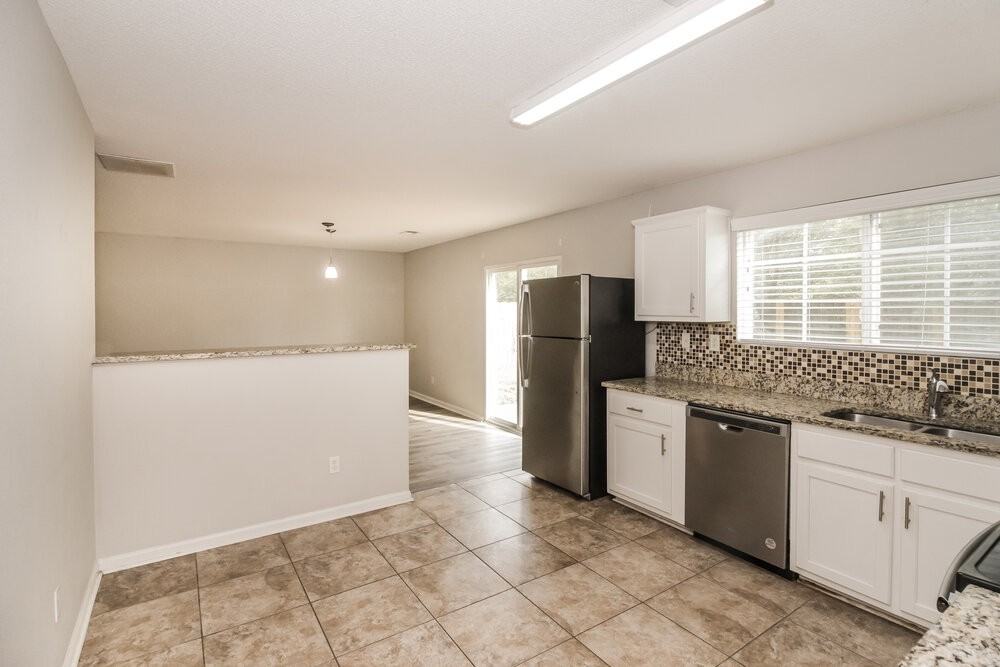 10027 Branley Oak Dr - Photo 7 of 17