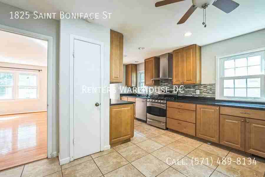 1825 Saint Boniface St - Photo 3 of 15