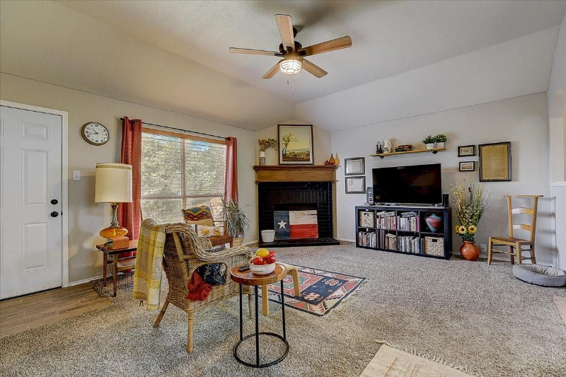 4904 Diamond Trace Trl - Photo 3 of 19