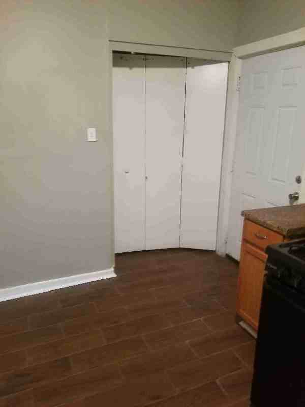 3305 E 19th St - Photo 4 of 38