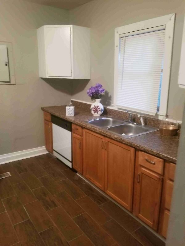 3305 E 19th St - Photo 5 of 38