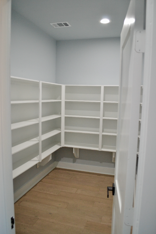 1839 Dewalt St - Photo 6 of 20