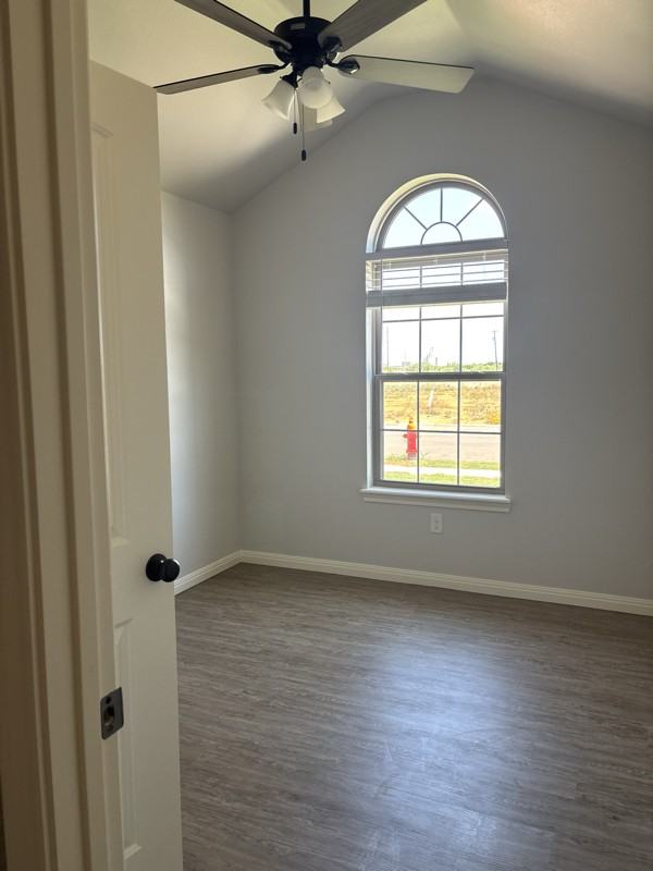 173 Showdown Rd - Photo 3 of 8