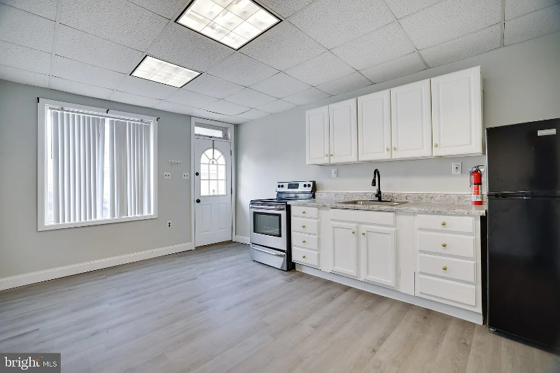 10 E Carroll St - Photo 6 of 7