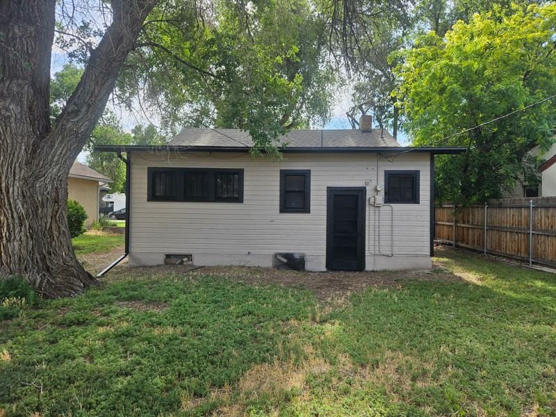 1226 Van Buren St - Photo 4 of 13