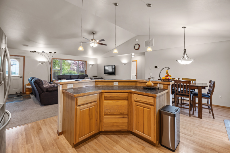 1311 Cruiser Ln - Photo 3 of 20