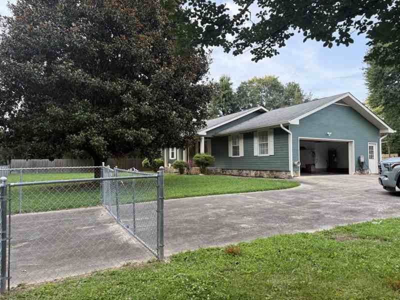 8746 Harrison Bay Rd - Photo 3 of 19