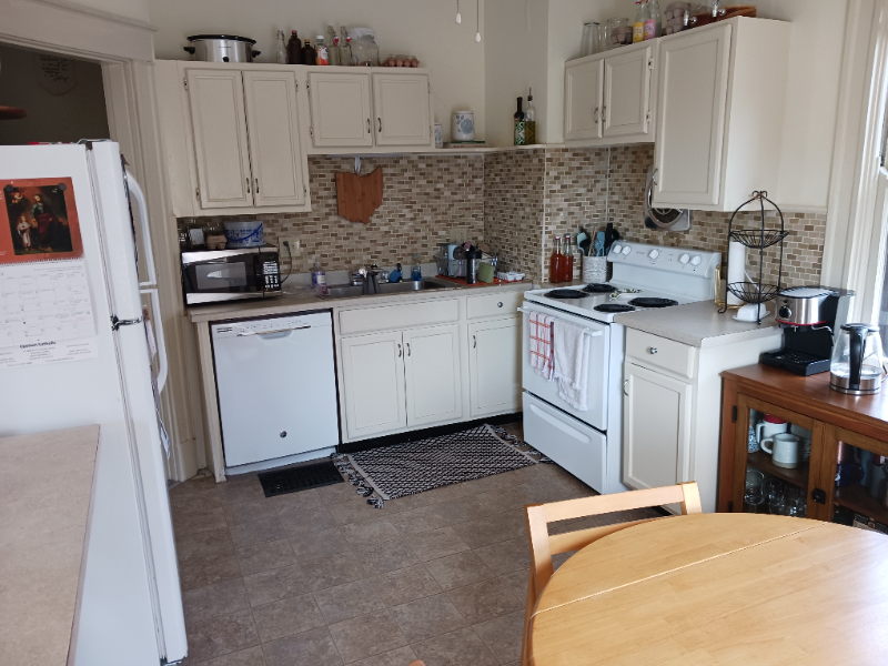 2461 Fairview Ave - Photo 6 of 13