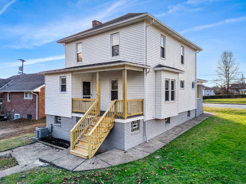 222 Penn Ave - Photo 2 of 14