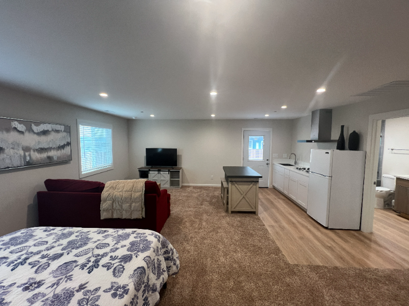 1524 Mira Mar Ave #B - Photo 3 of 13