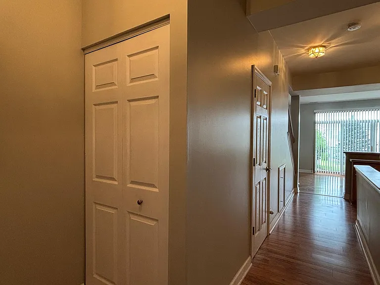 2005 Limestone Ln - Photo 2 of 16