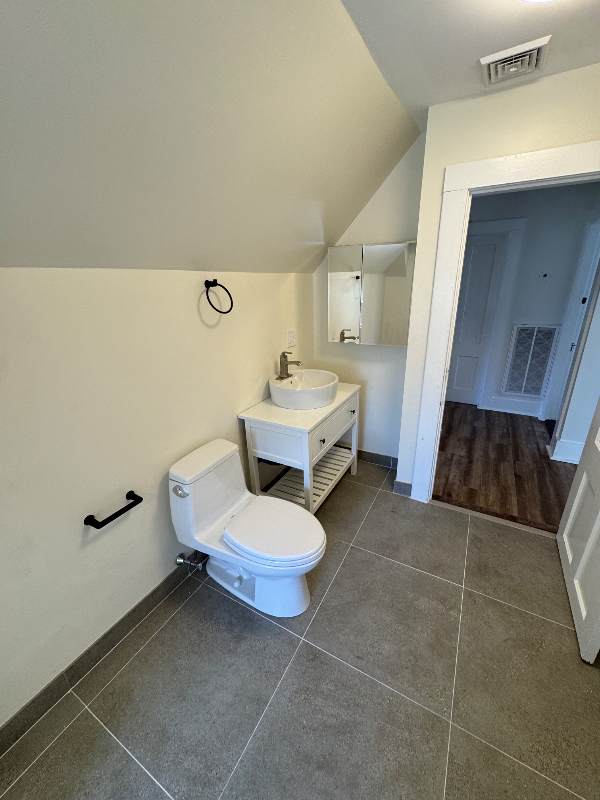 79 College St #3A - Photo 5 of 8