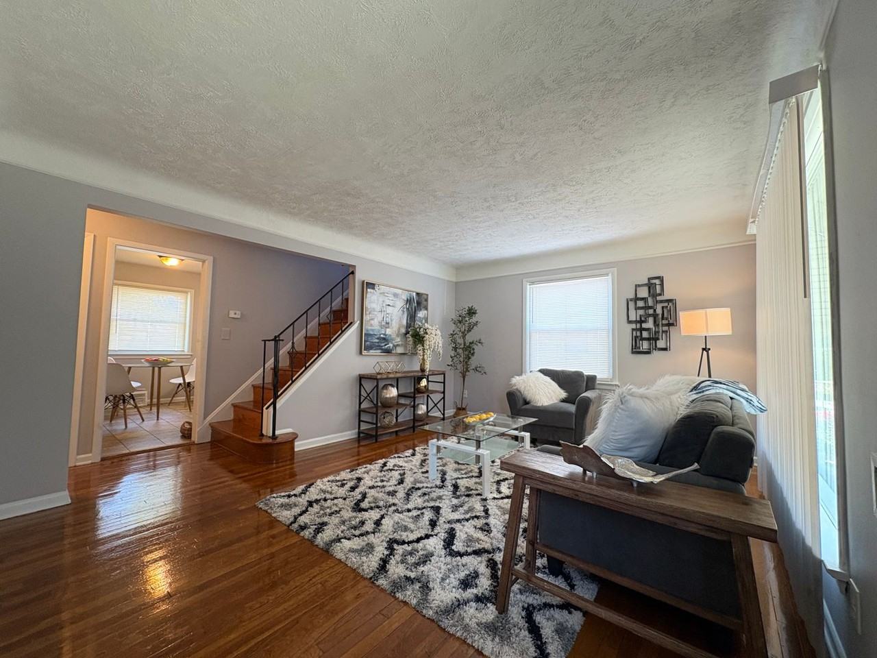 22651 Coulter Ave - Photo 3 of 11