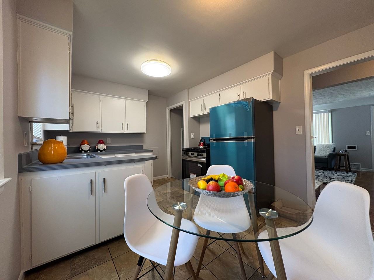 22651 Coulter Ave - Photo 4 of 11