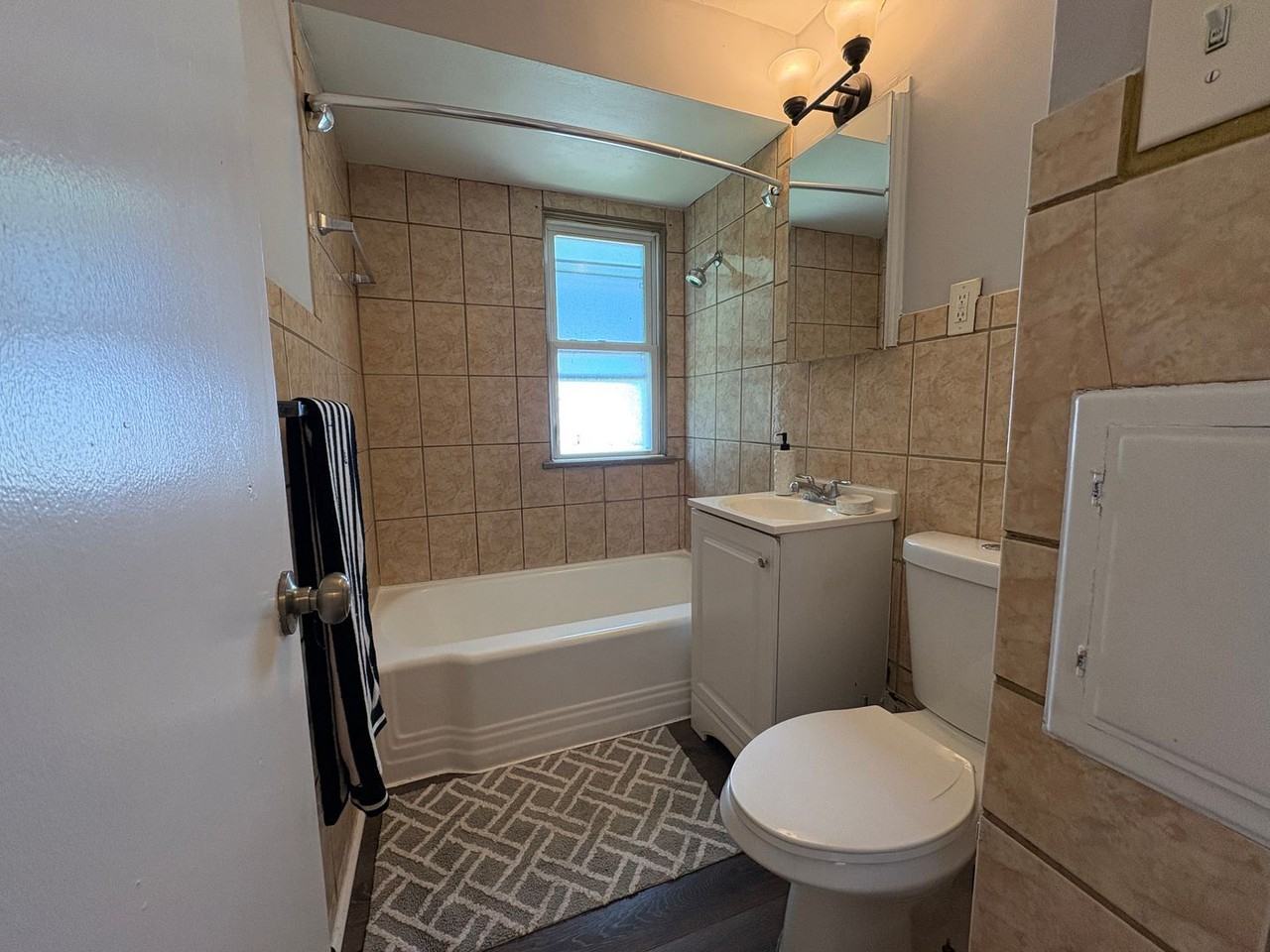 22651 Coulter Ave - Photo 6 of 11