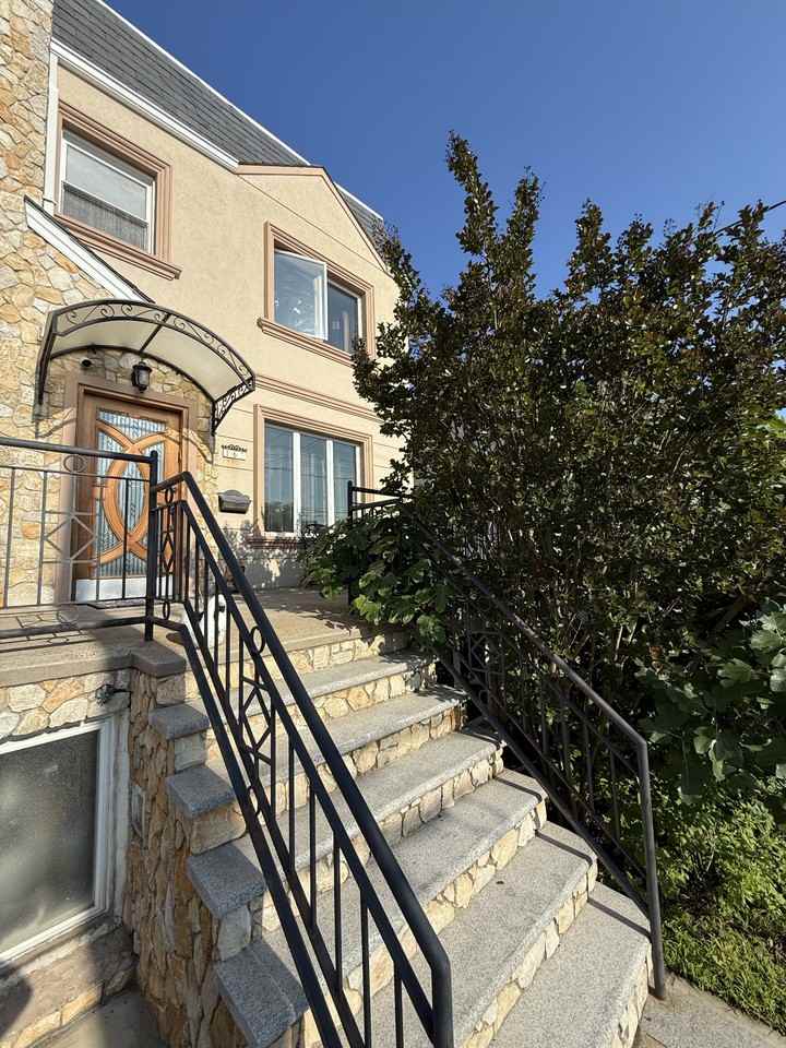 162 Mackenzie St #NA - Photo 3 of 34