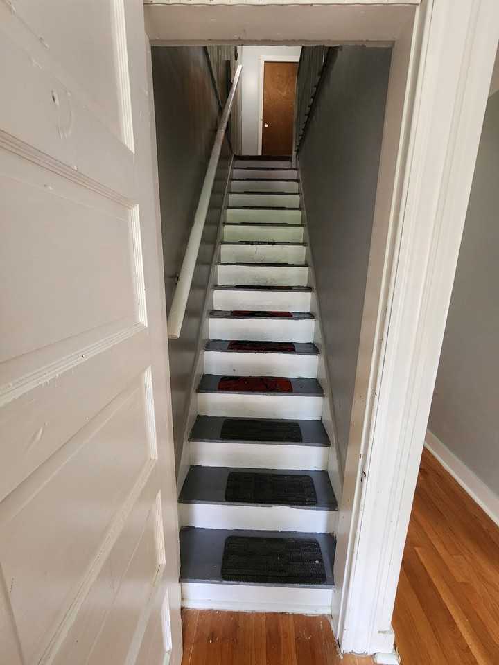 77 Hawthorne Ave #77