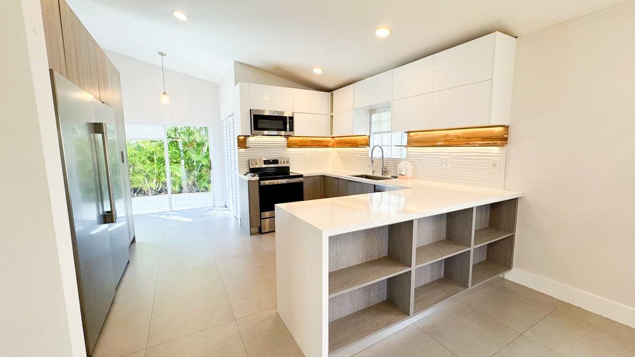 15044 Sw 142nd Ter #NA - Photo 3 of 15