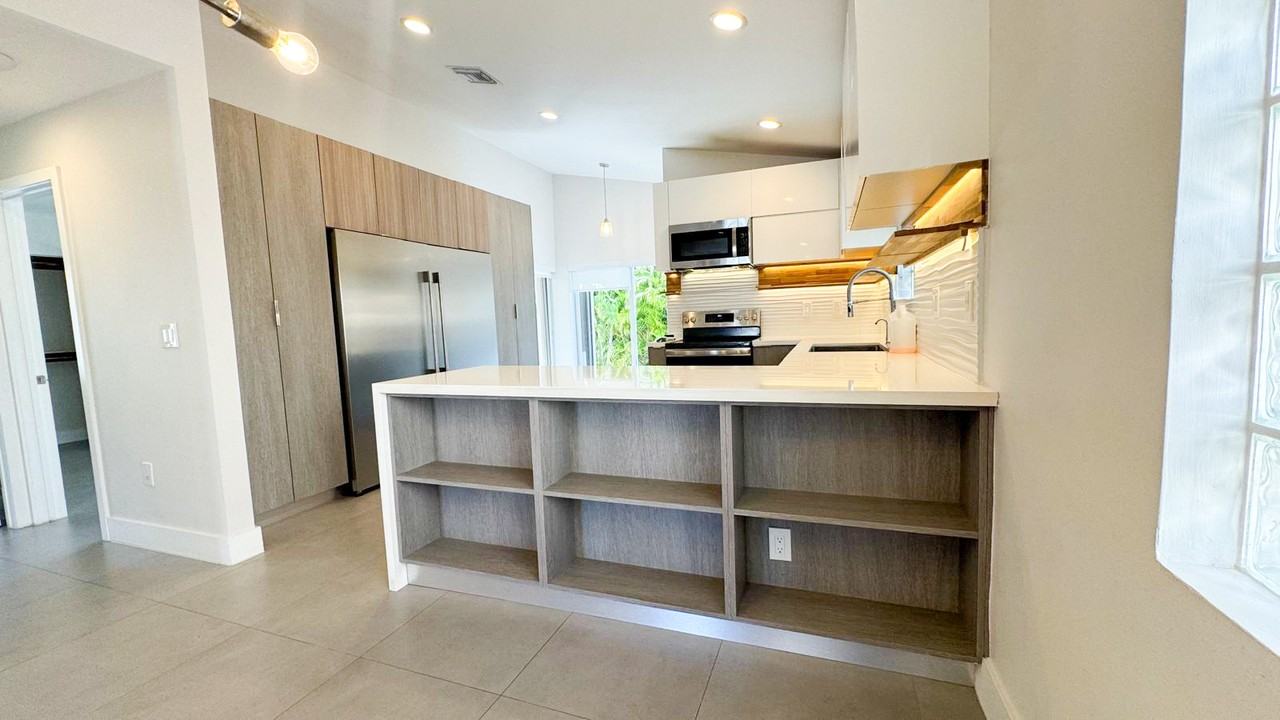 15044 Sw 142nd Ter #NA - Photo 5 of 15