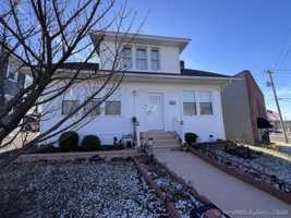 featured image of 2065 Barnum Ave