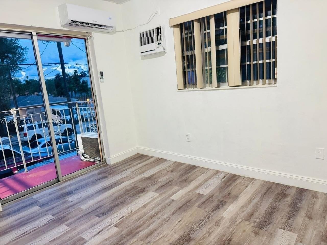 932 Northwest 5th Street #4 - Photo 4 of 16