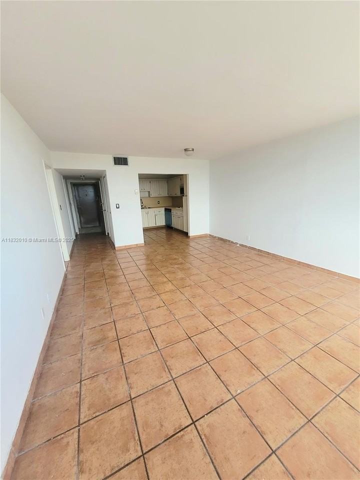 2025 Ne 164th St #602 - Photo 4 of 13