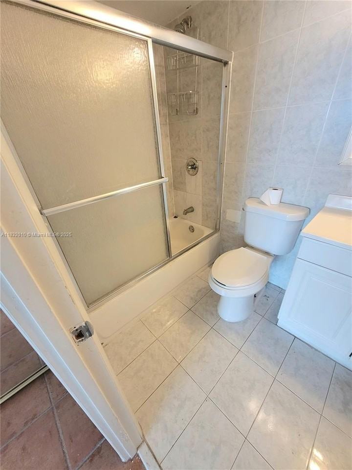 2025 Ne 164th St #602 - Photo 7 of 13