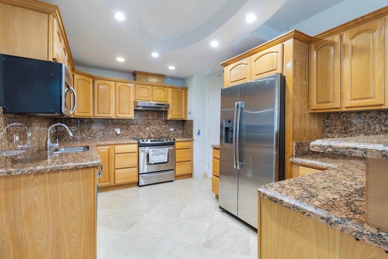 3 Island Ave #07C - Photo 5 of 50