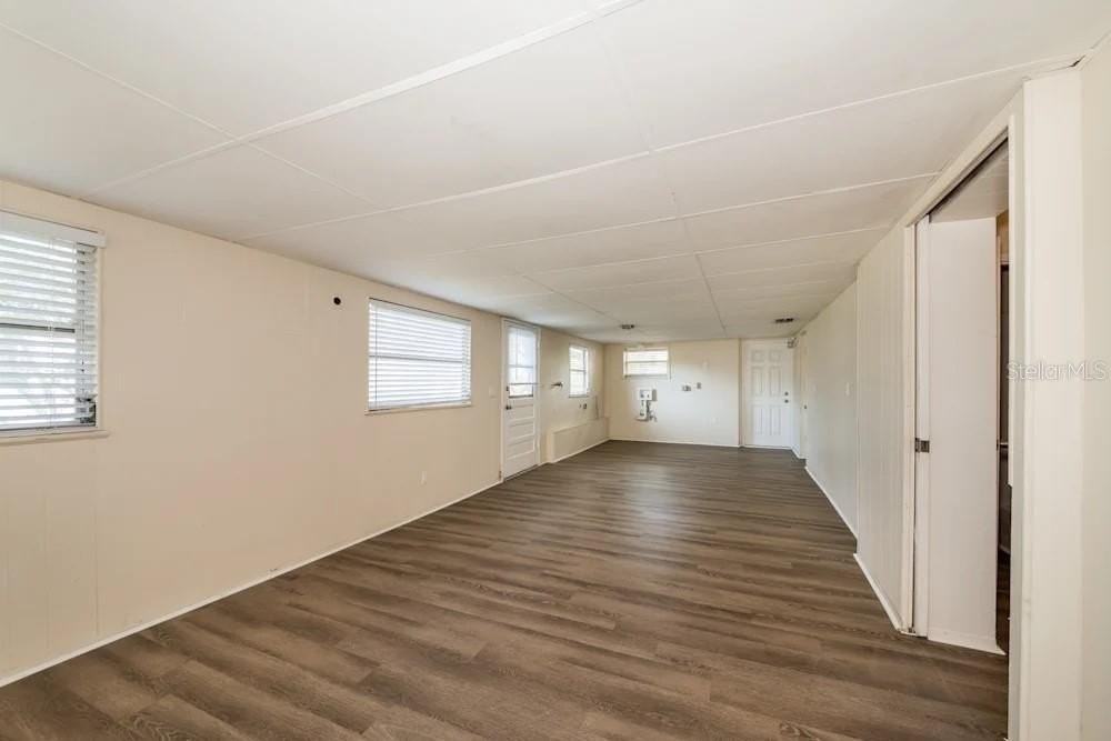 1109 Myrtle Ave - Photo 7 of 15