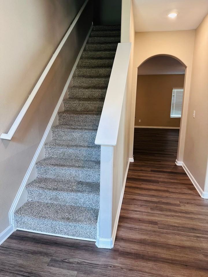 912 Joselynn Dr - Photo 5 of 34