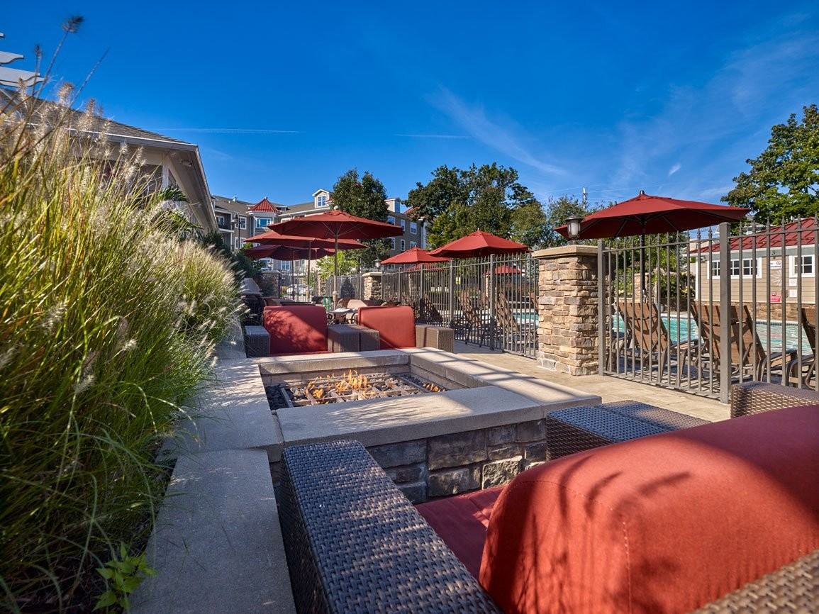 Vermella Lyndhurst - Photo 4 of 50