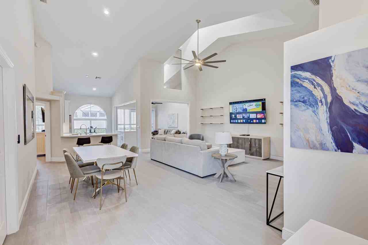 802 Sabal Palm Ln - Photo 2 of 32