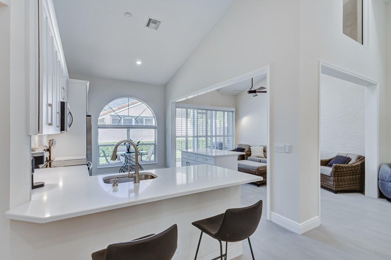 802 Sabal Palm Ln - Photo 7 of 32