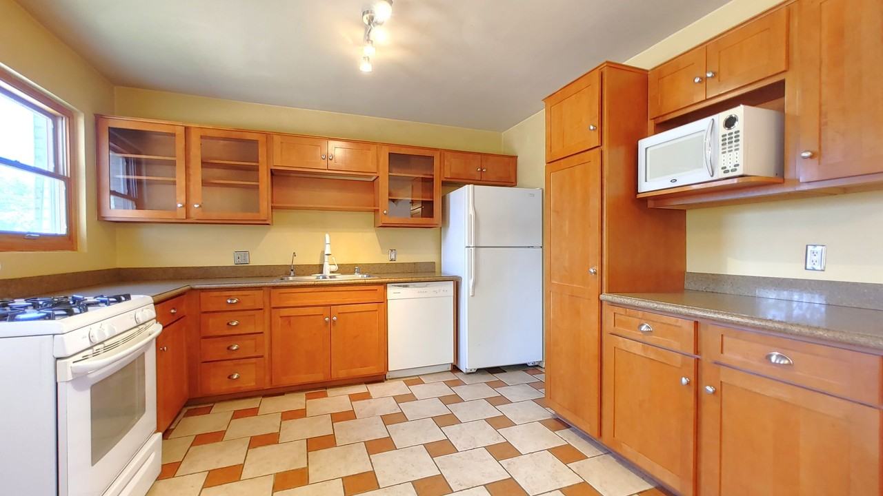 7910 Morrow Ave Ne - Photo 3 of 11