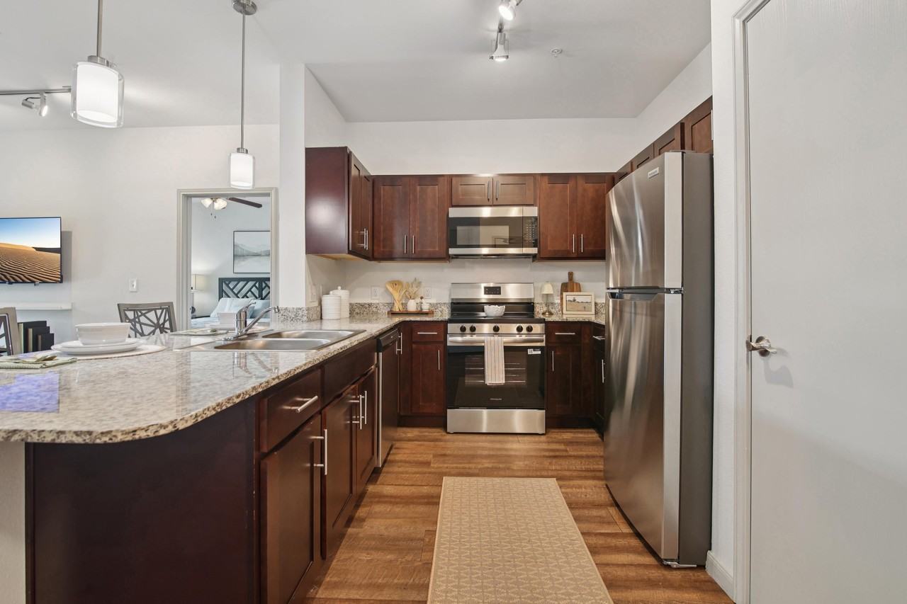 Crenshaw Grand - Photo 5 of 50