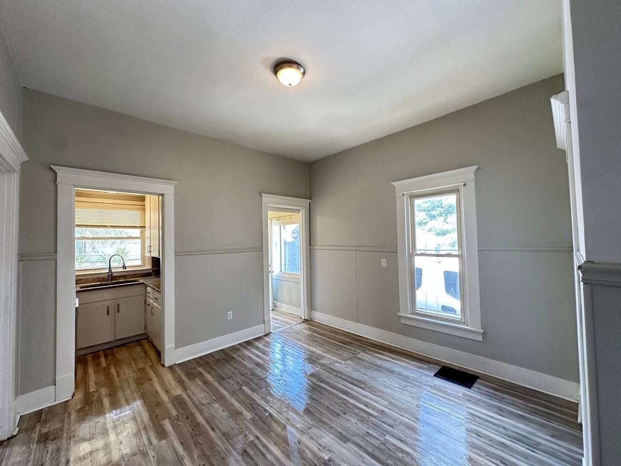 2014 Logan Ave - Photo 3 of 9