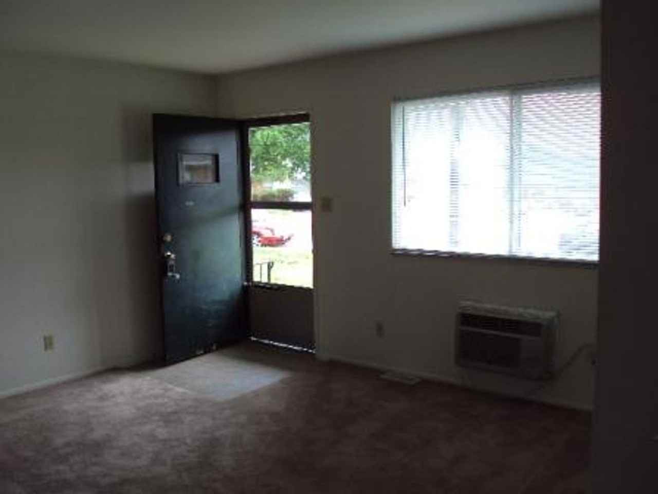 207 Marwood Ct - Photo 2 of 6