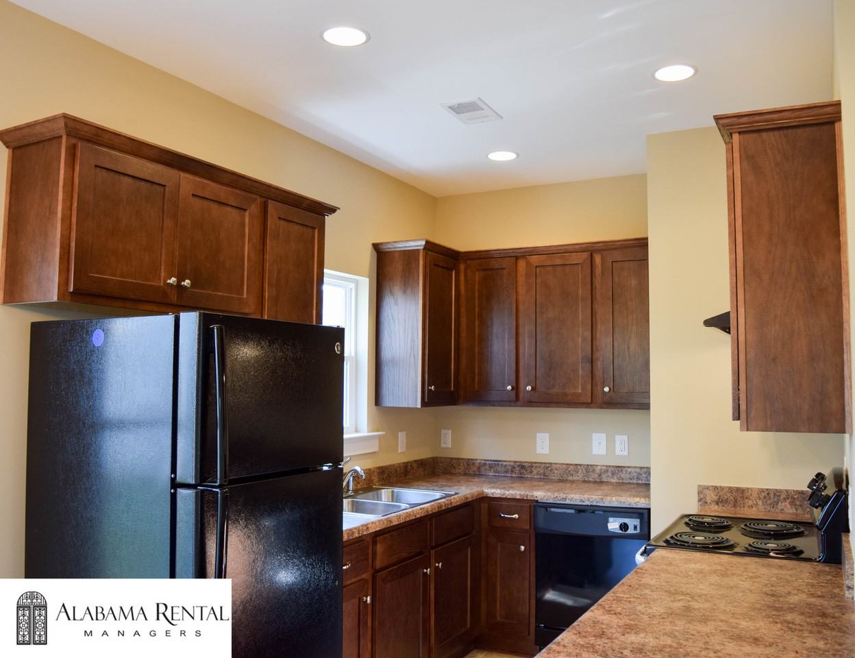 839 Kent Dr - Photo 3 of 16