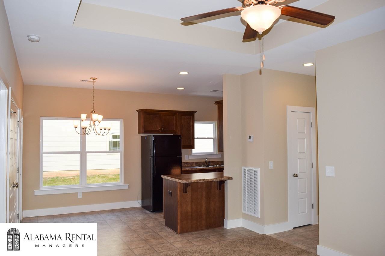 839 Kent Dr - Photo 5 of 16